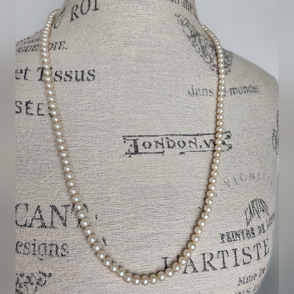 Vintage Majorica Pearl Necklace - Picture 1 of 7
